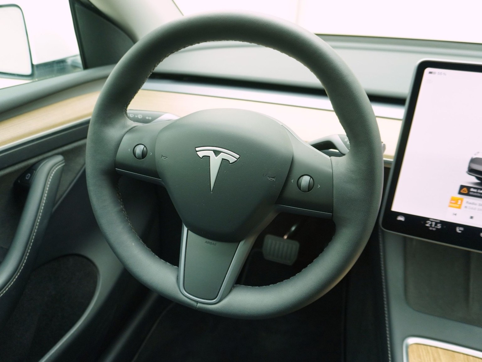 TESLA Model Y Long Range Dual AWD