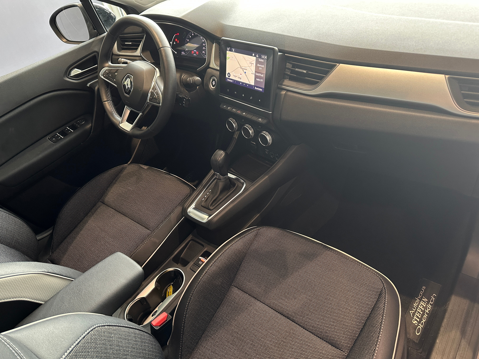 RENAULT Captur 1.3 TCe EDC Intens EDC