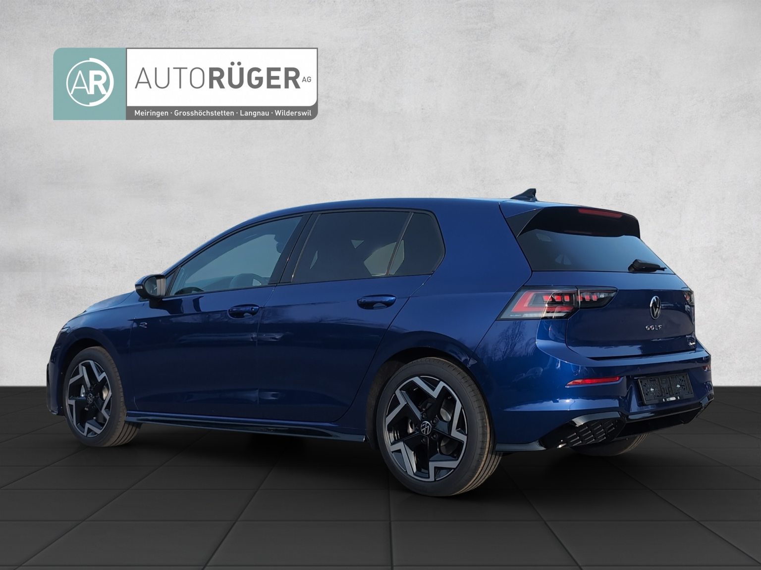 VW Golf R-Line 4 Motion