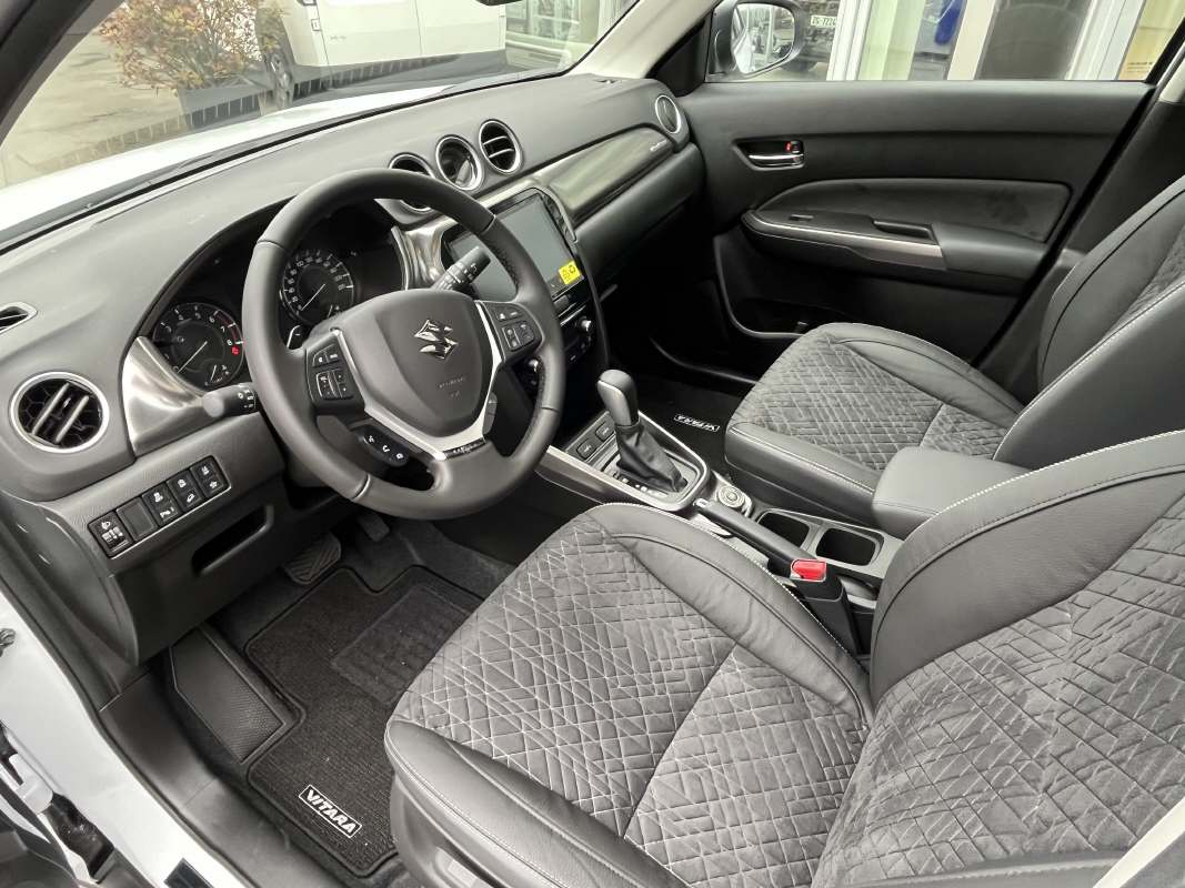 SUZUKI Vitara 1.4 T Sakura Top Hybrid 4x4