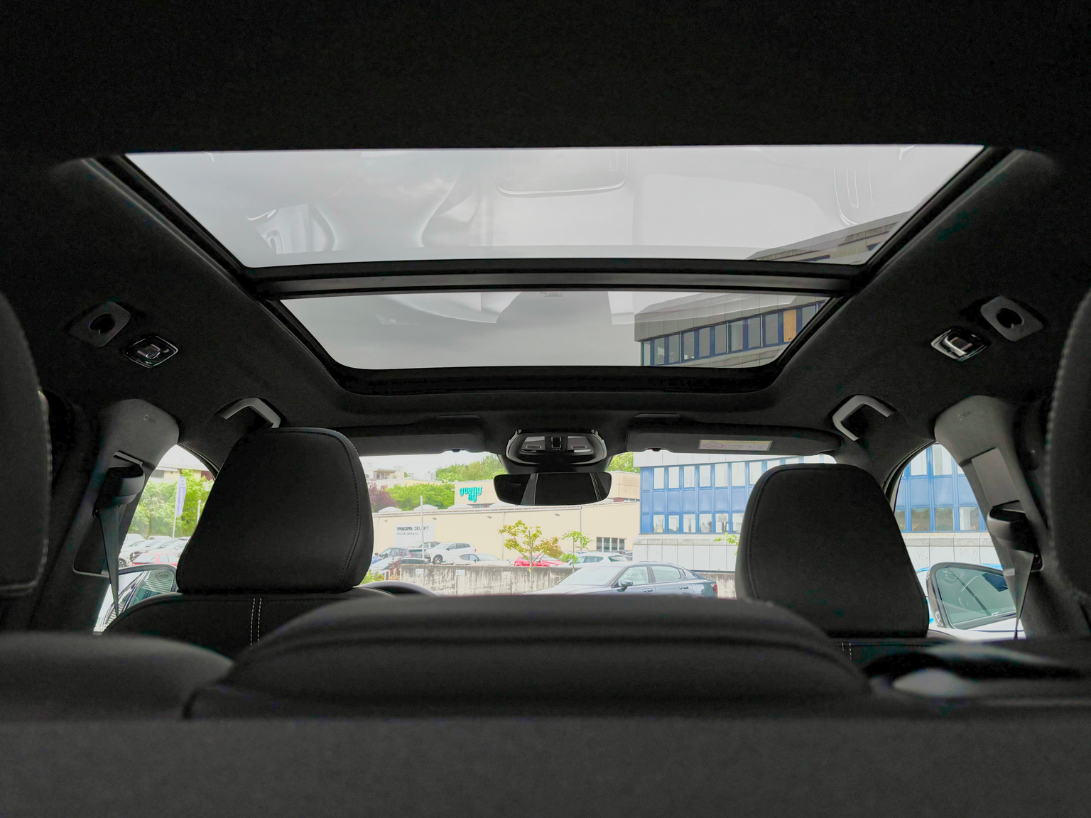 VOLVO XC40 2.0 B4 MH Plus Dark