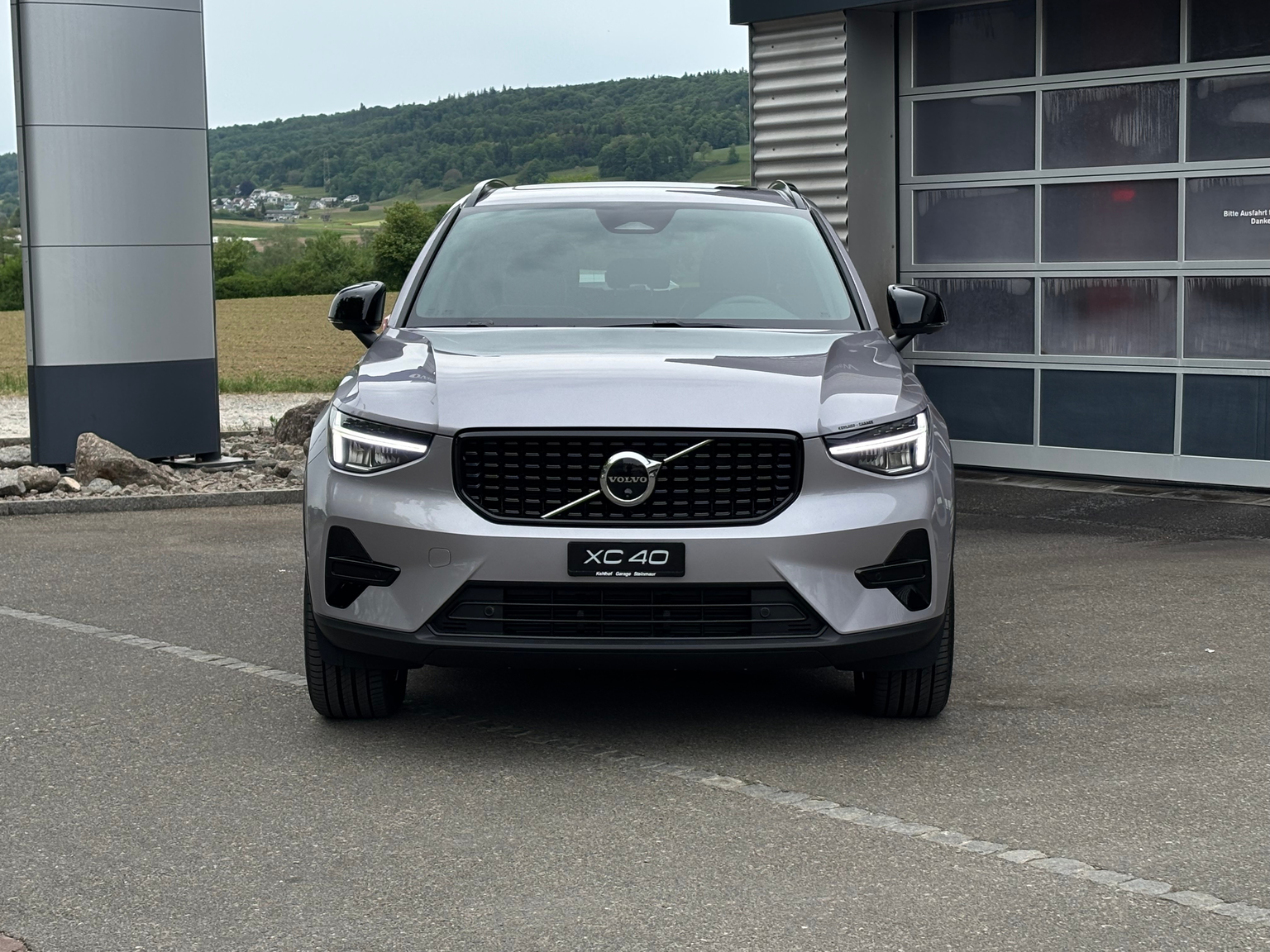 VOLVO XC40 2.0 B4 MH Plus Dark