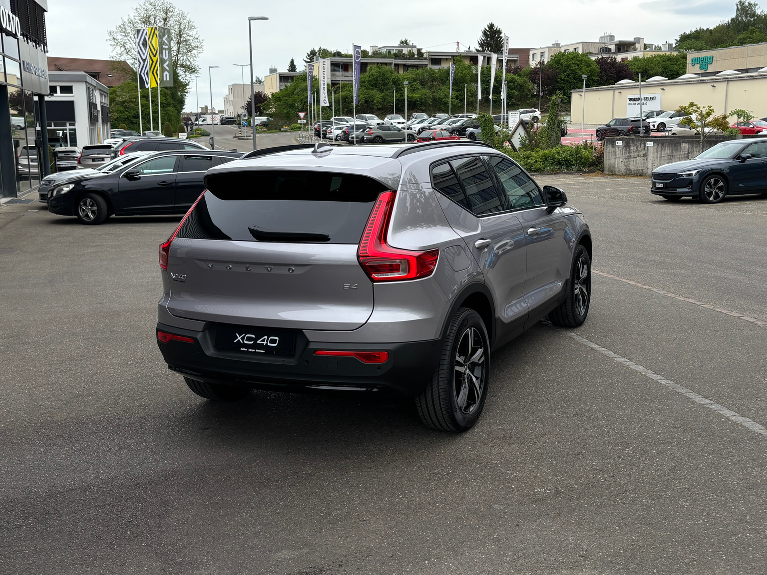 VOLVO XC40 2.0 B4 MH Plus Dark