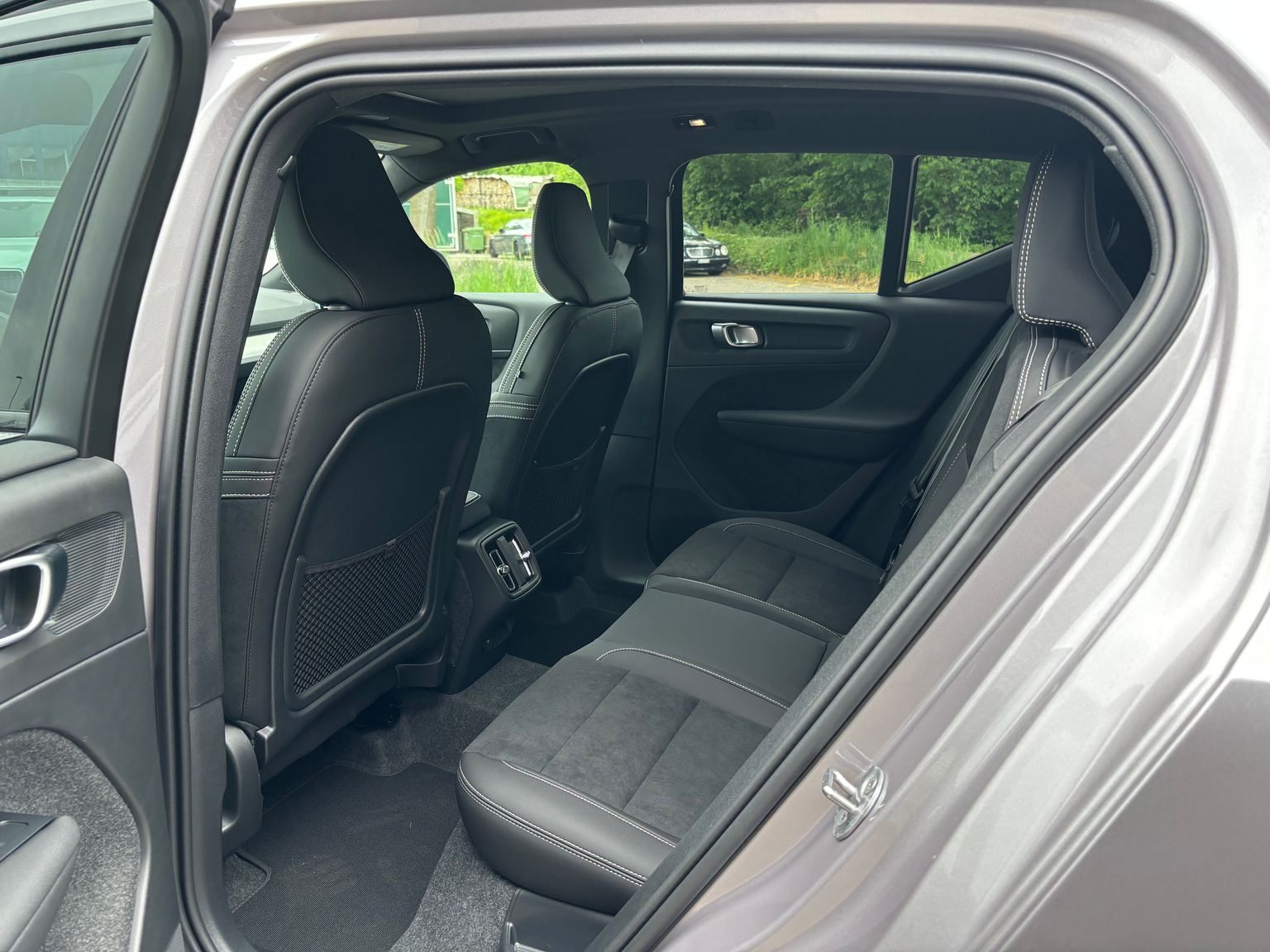 VOLVO XC40 2.0 B4 MH Plus Dark