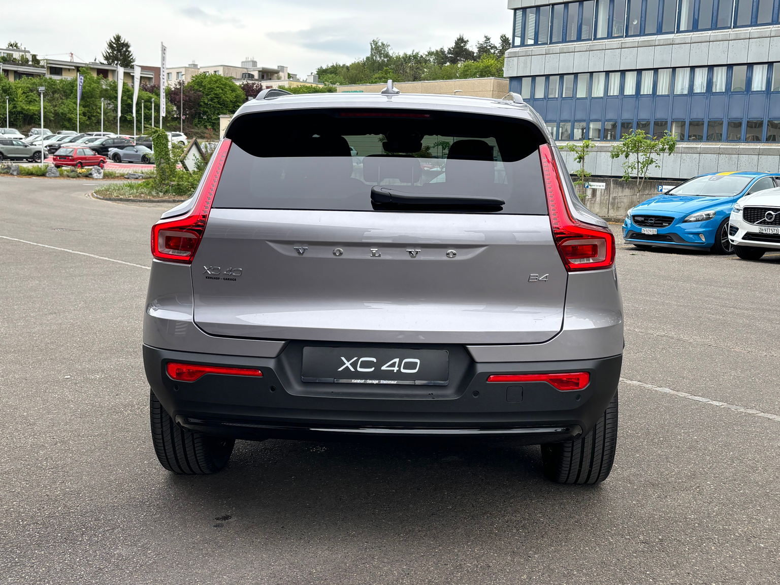 VOLVO XC40 2.0 B4 MH Plus Dark