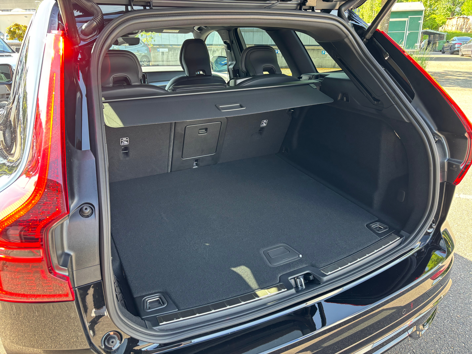 VOLVO XC60 2.0 B5 MH Black Edition AWD