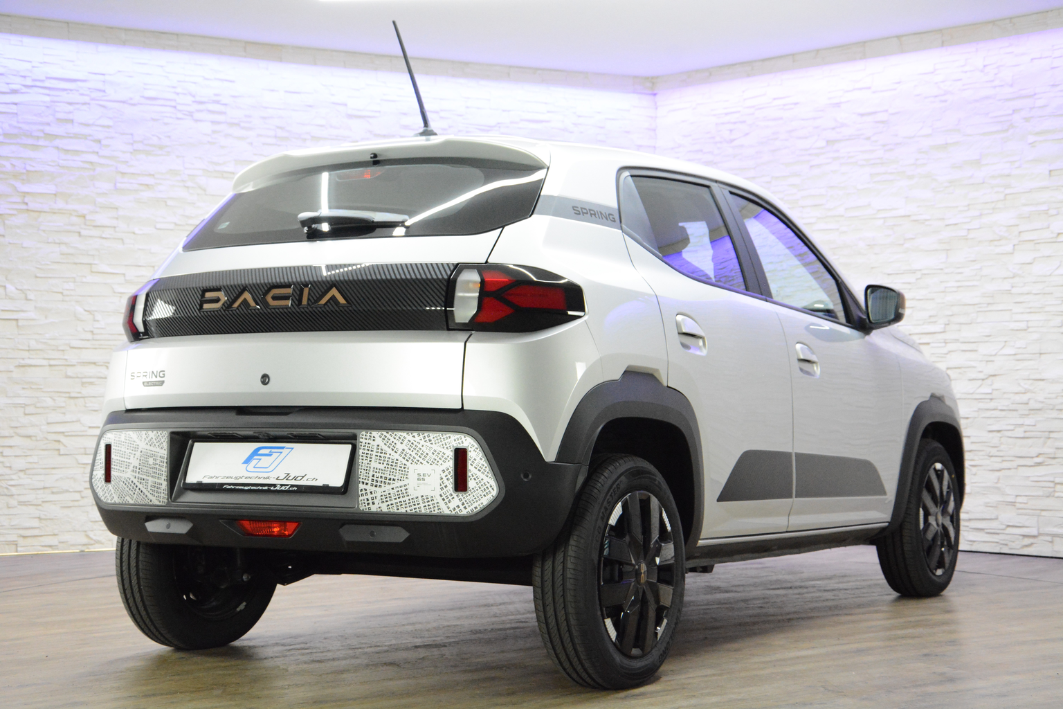 DACIA Spring Extreme *CCS-Ladeanschluss*