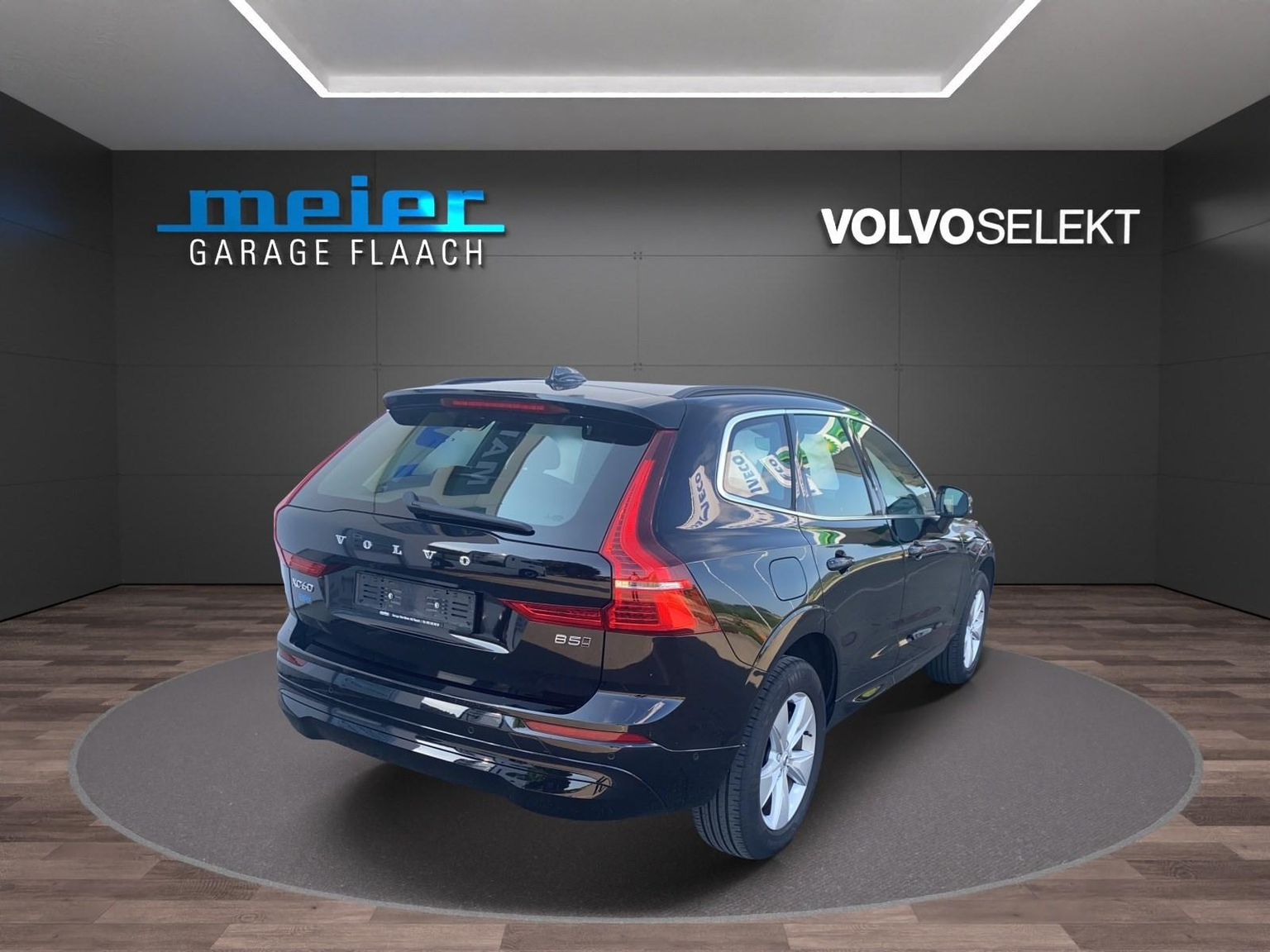 VOLVO XC60 2.0 B5 MH Momentum AWD