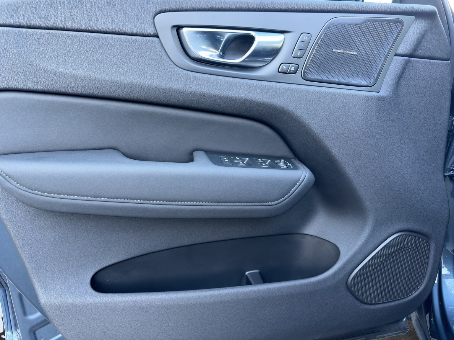 VOLVO XC60 2.0 T6 TE Plus Dark eAWD