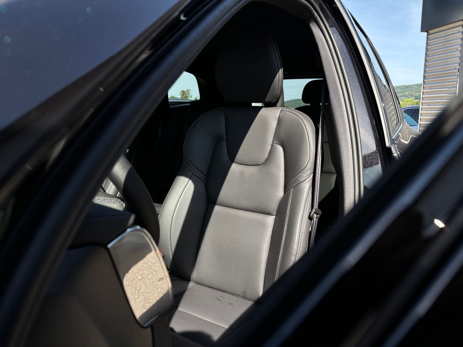 VOLVO XC60 2.0 B5 MH Black Edition AWD