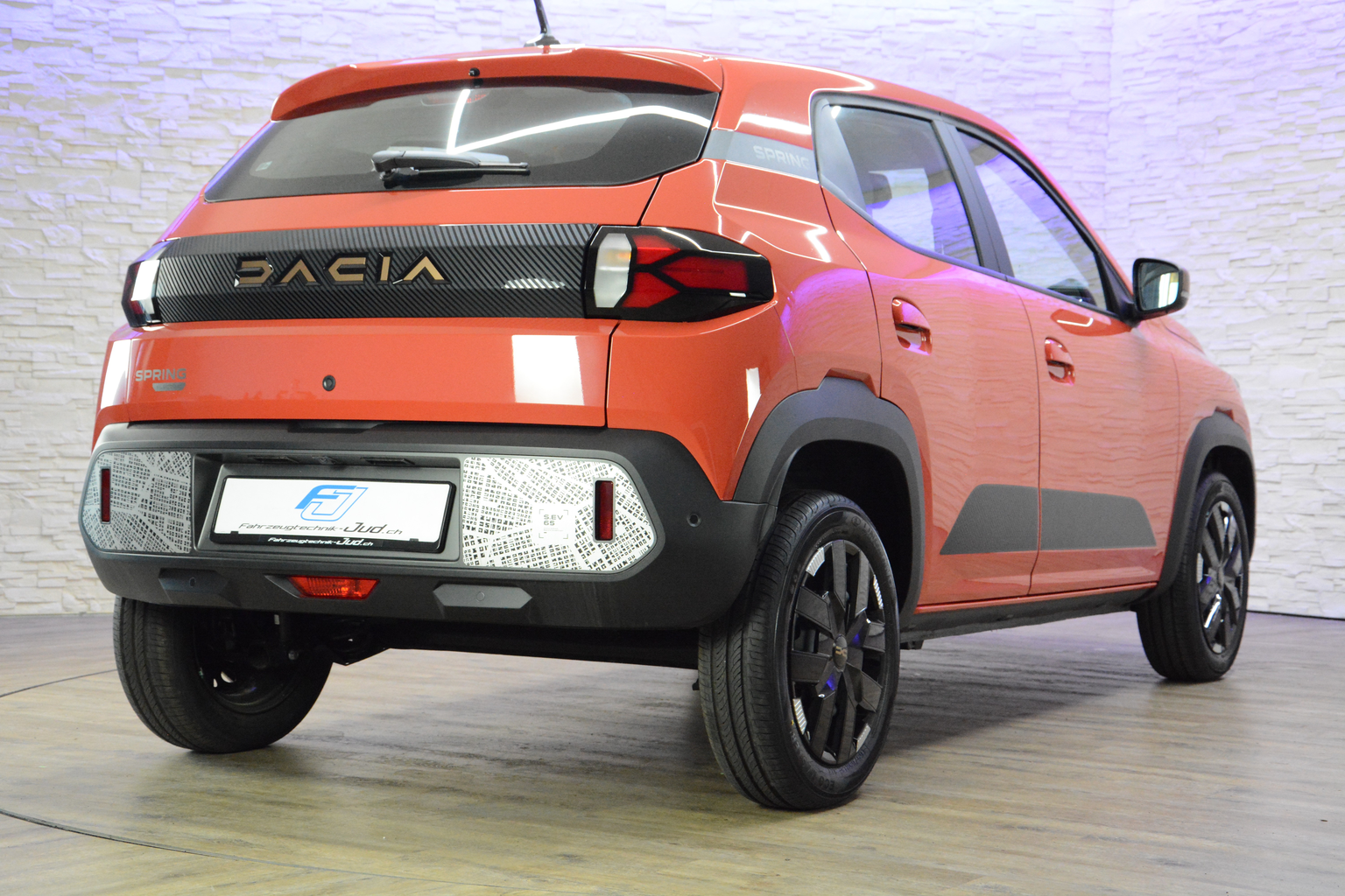 DACIA Spring Extreme *CCS-Ladeanschluss*
