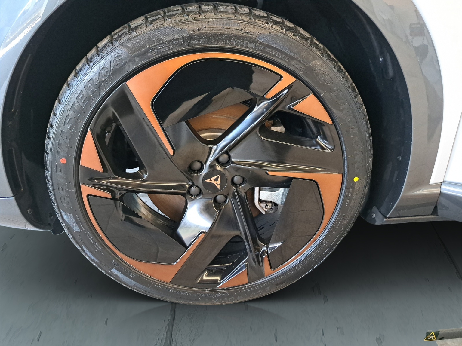 CUPRA Tavascan Type 9 77 kWh Adrenaline