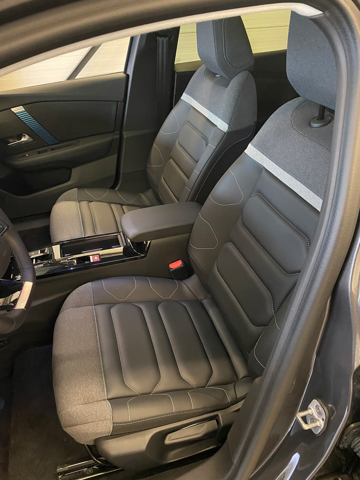 CITROEN C4 X 100 kW Shine