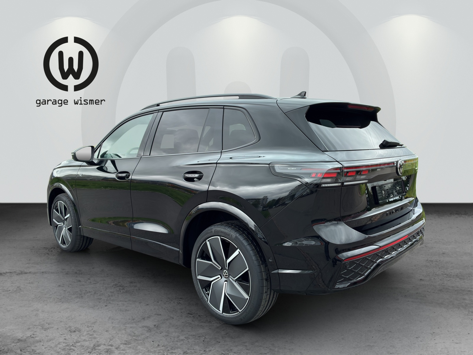 VW Tiguan R-Line Plus