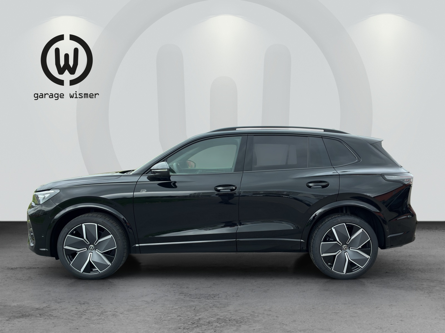 VW Tiguan R-Line Plus