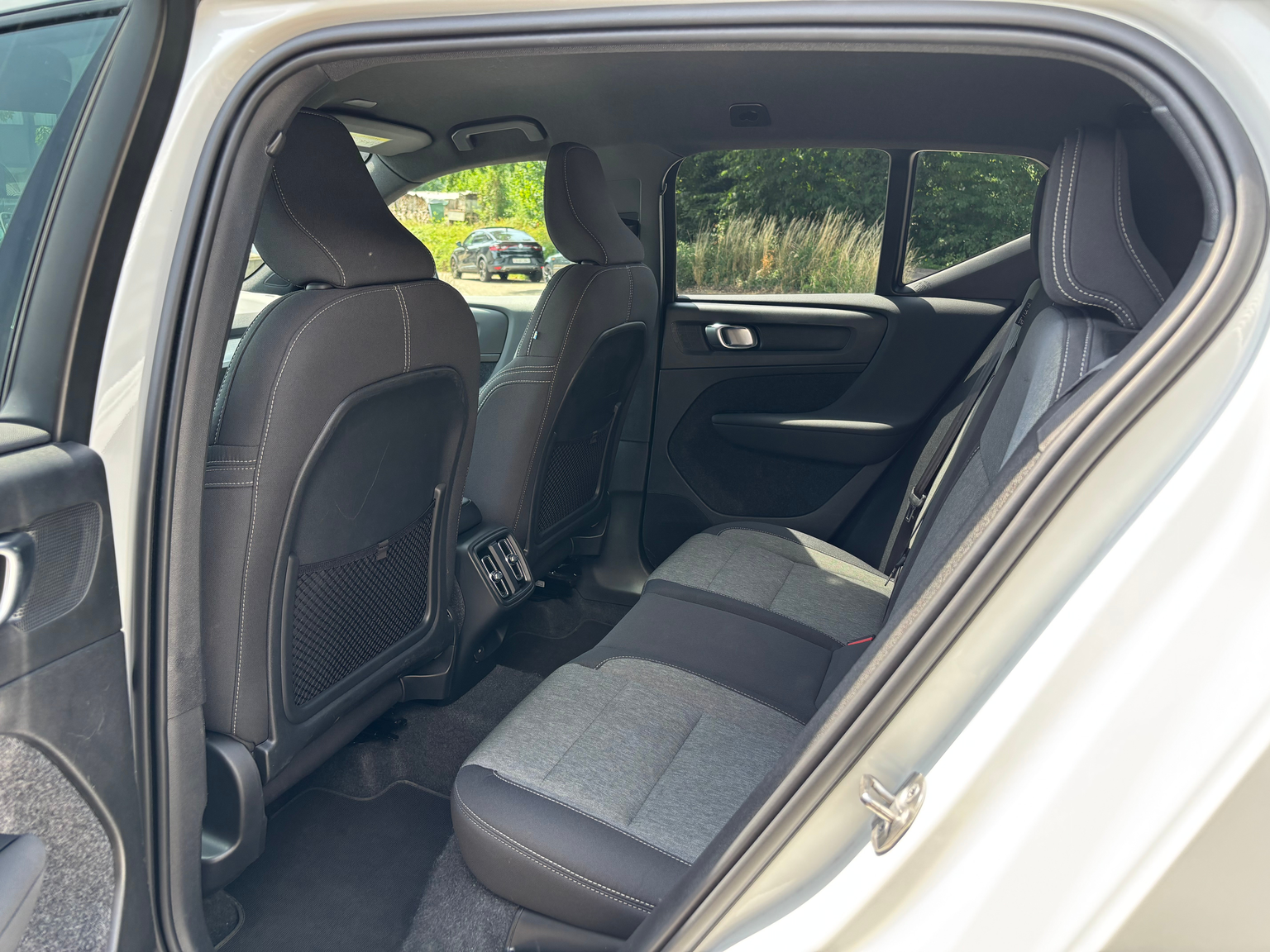VOLVO XC40 2.0 B4 MH Plus Dark