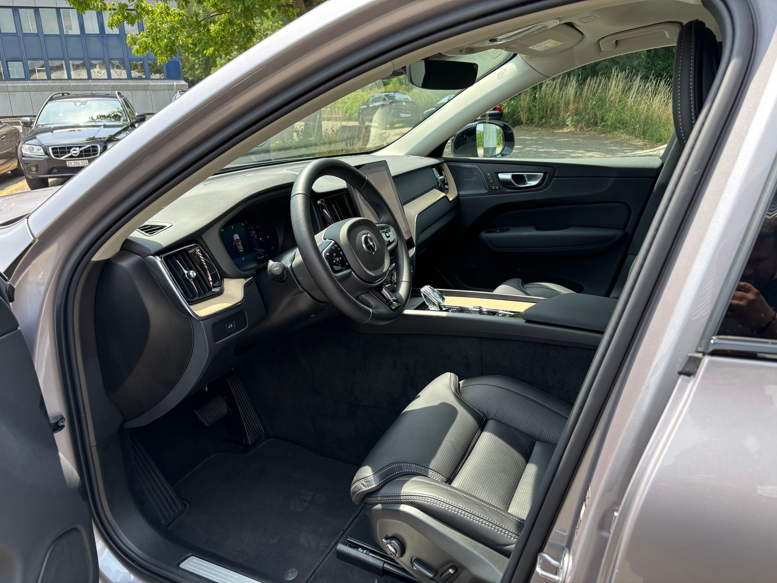 VOLVO XC60 2.0 B5 MH Plus Dark AWD