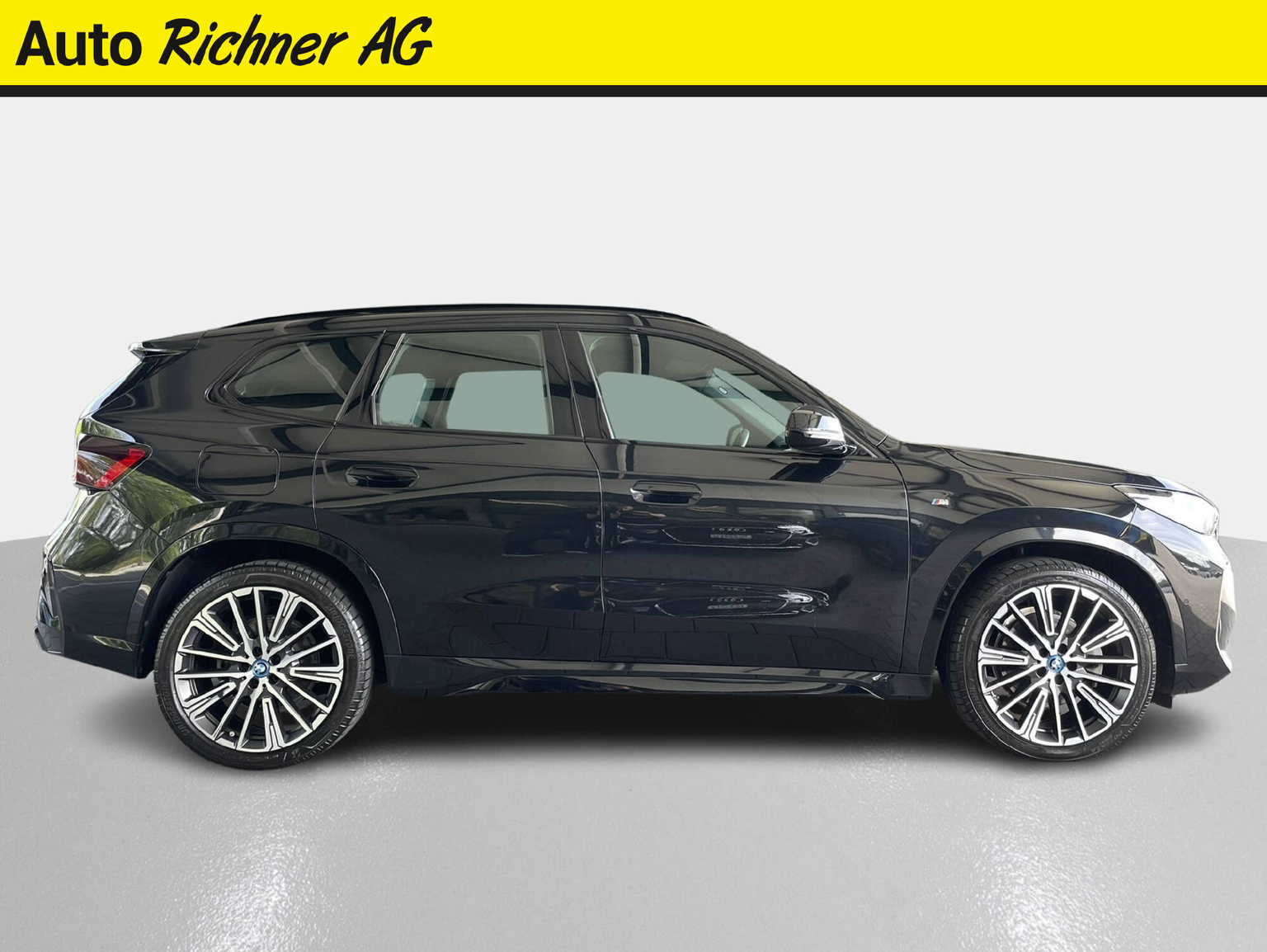 BMW X1 25e xDrive paddles