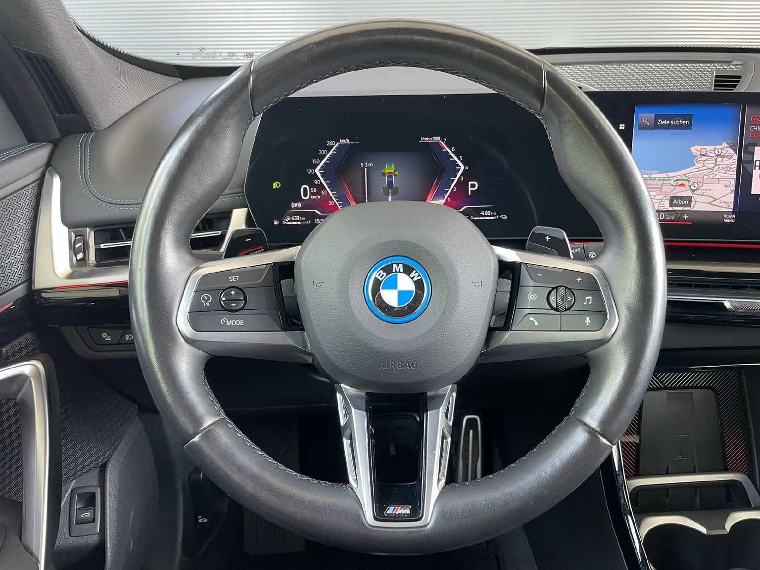 BMW X1 25e xDrive paddles