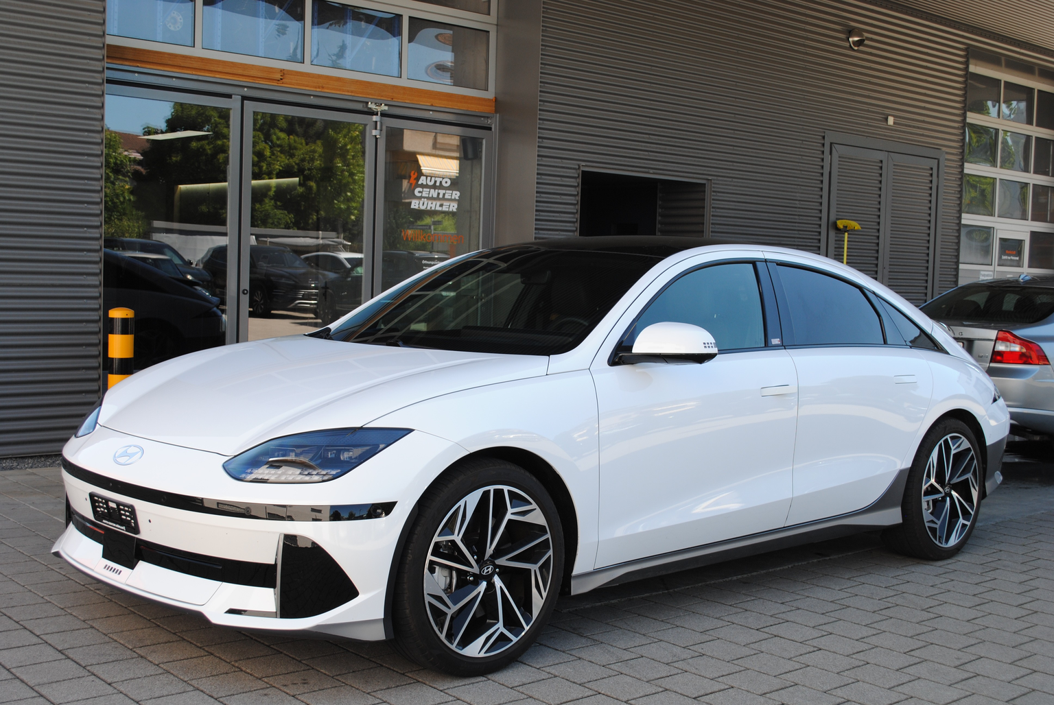 HYUNDAI Ioniq 6 77kWh Launch Edition 2WD