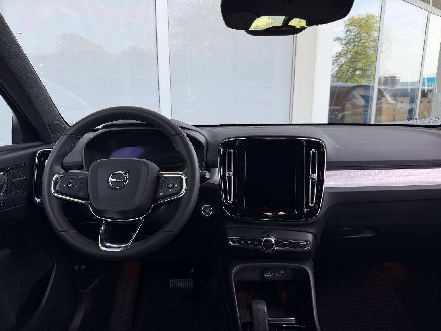 VOLVO XC40 B4 Benzin Mild Hybrid AWD Plus Dark DCT