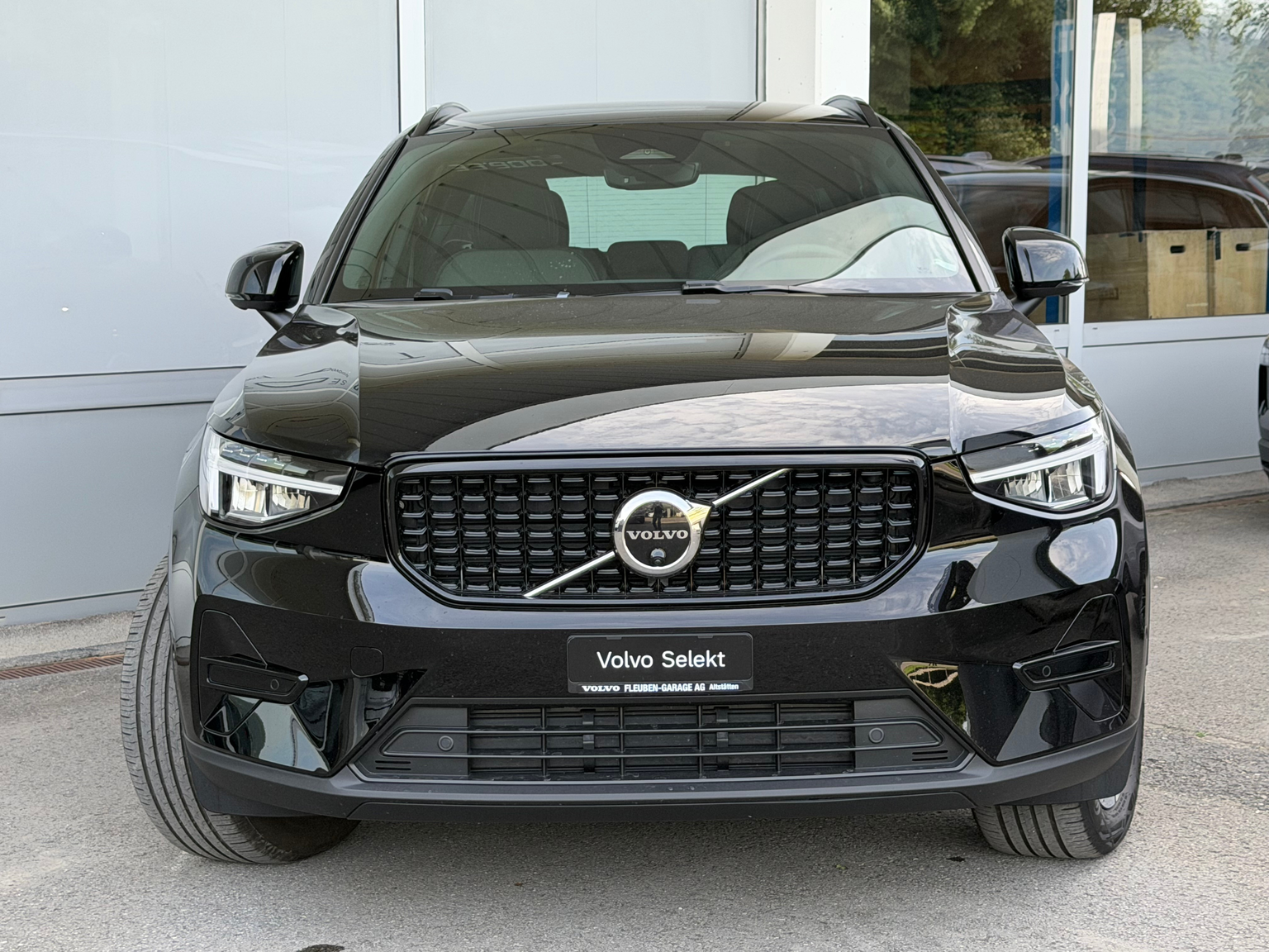 VOLVO XC40 B4 Benzin Mild Hybrid AWD Plus Dark DCT