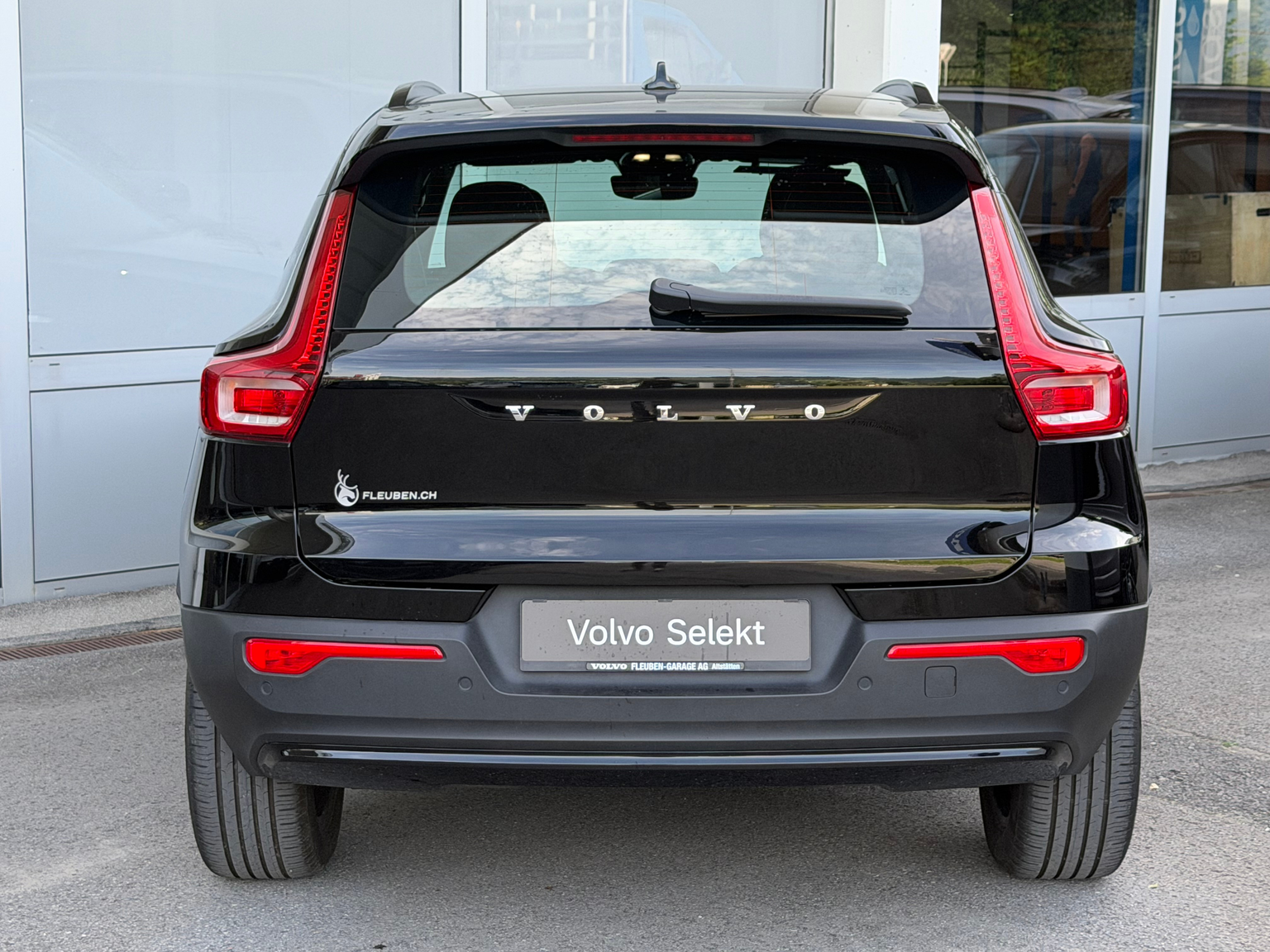 VOLVO XC40 B4 Benzin Mild Hybrid AWD Plus Dark DCT