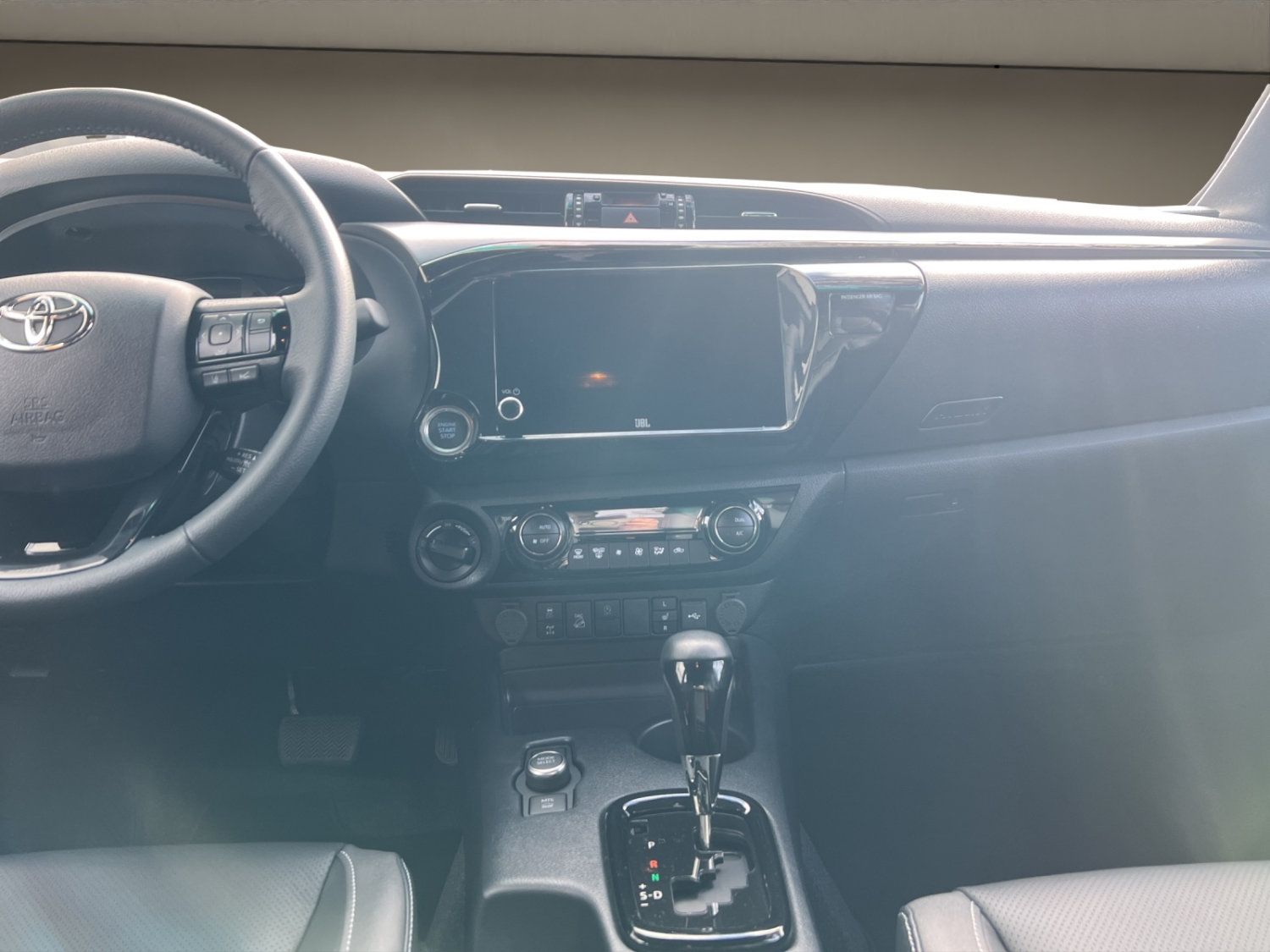 TOYOTA Hilux Double Cab.-Pick-up 2.8 D-4D 204 Invincible MHE