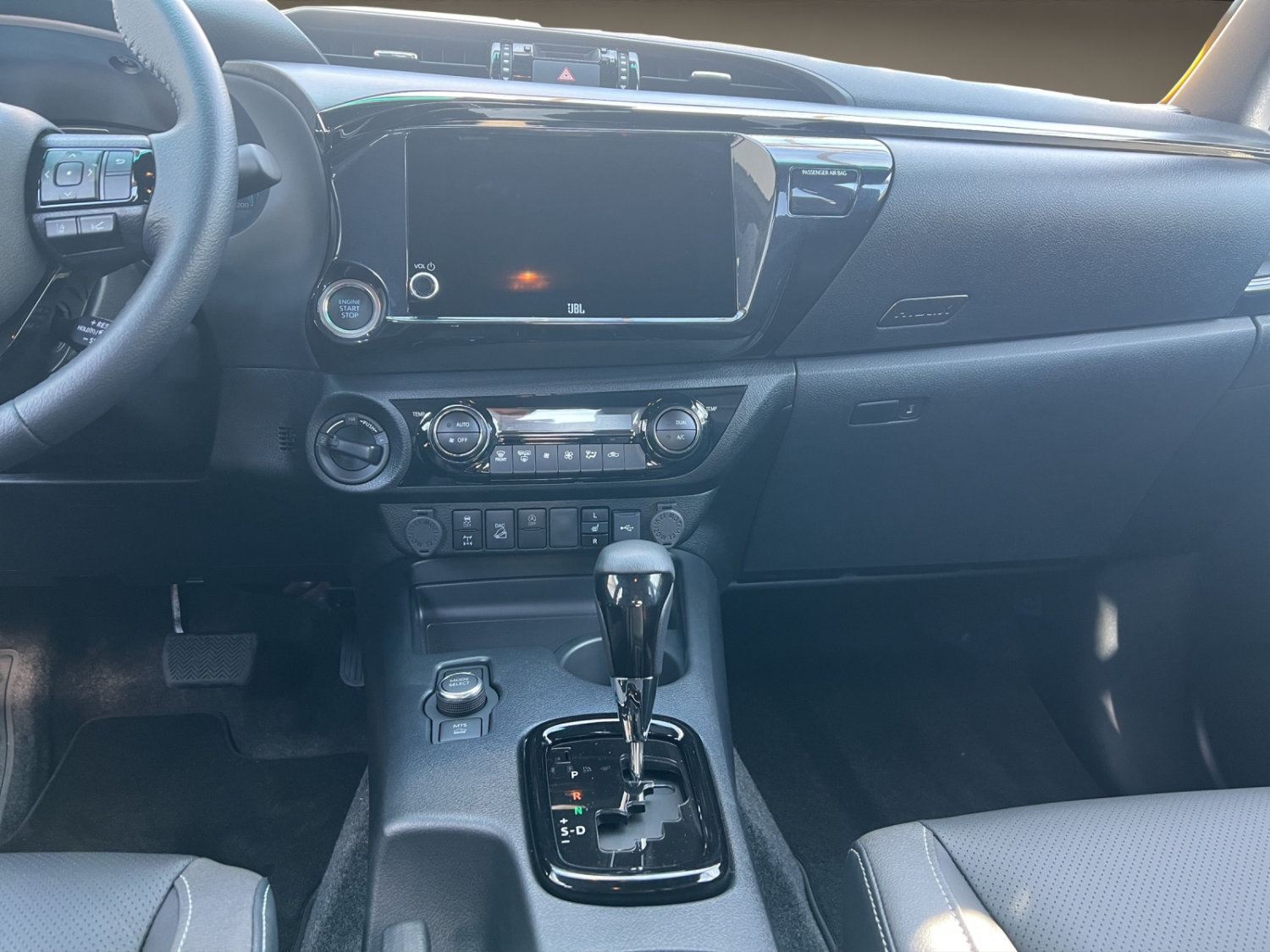 TOYOTA Hilux Double Cab.-Pick-up 2.8 D-4D 204 Invincible MHE