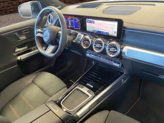 MERCEDES-BENZ EQB 350 4M Excellence