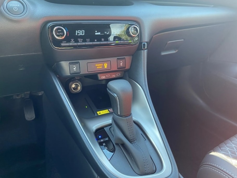 MAZDA 2 Hybrid Homura