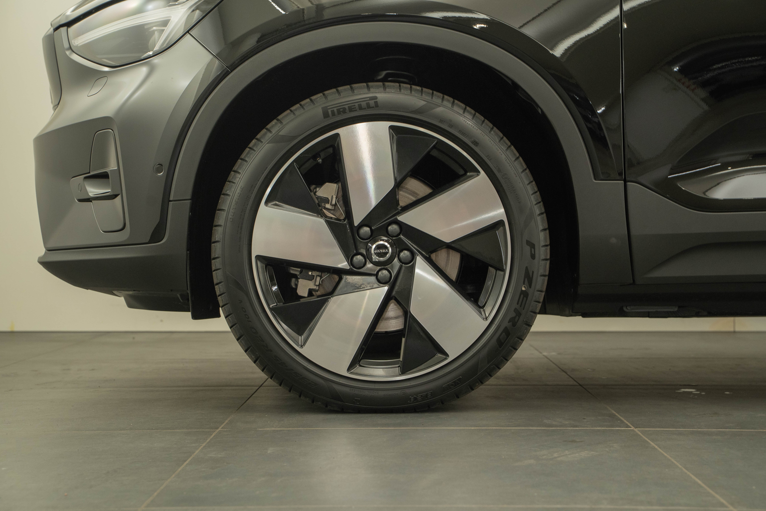 VOLVO EX40 Twin XCENTRIC Edition AWD