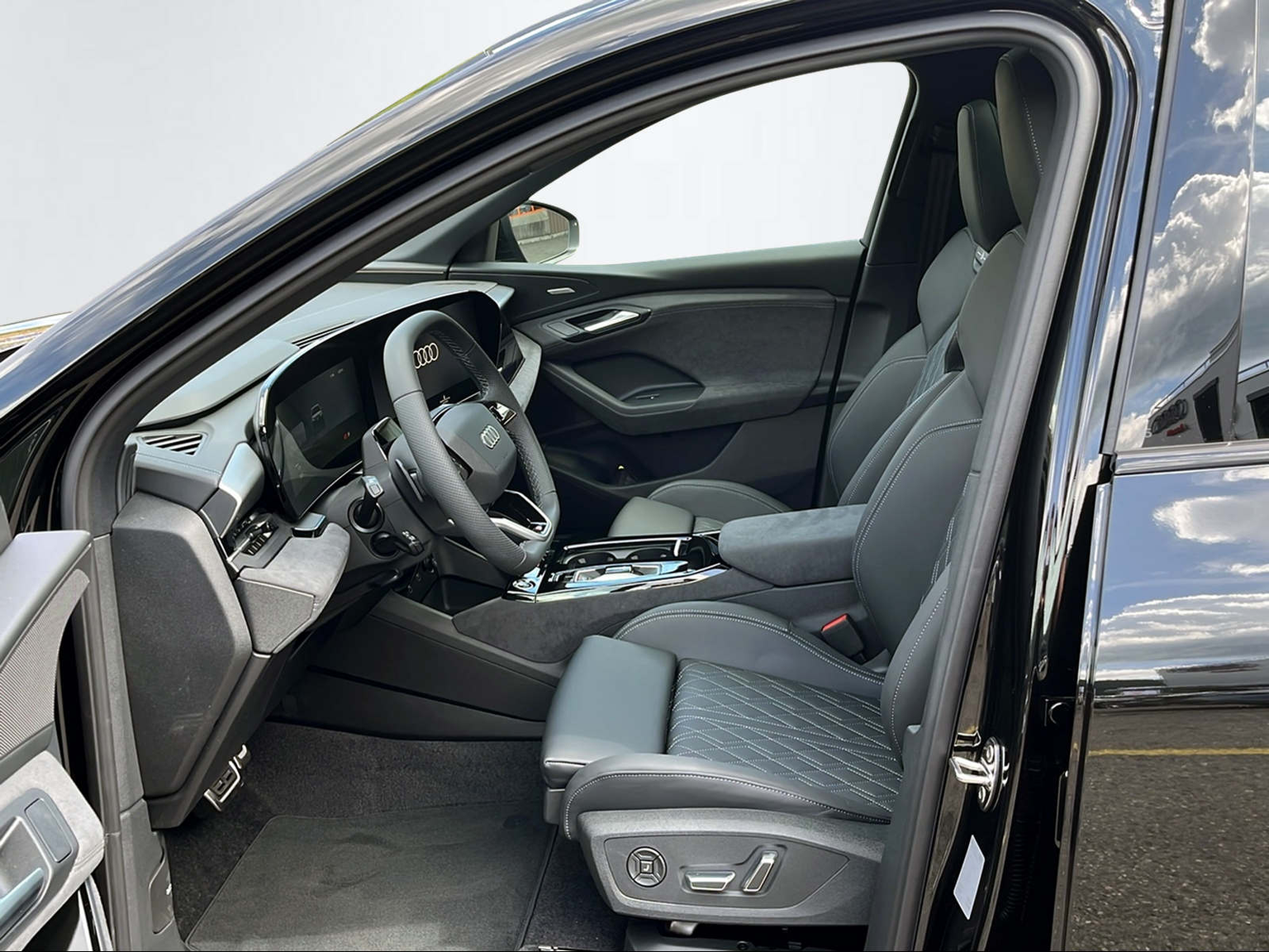 AUDI Q6 SUV e-tron quattro 428PS/315kW BEV elektrisch