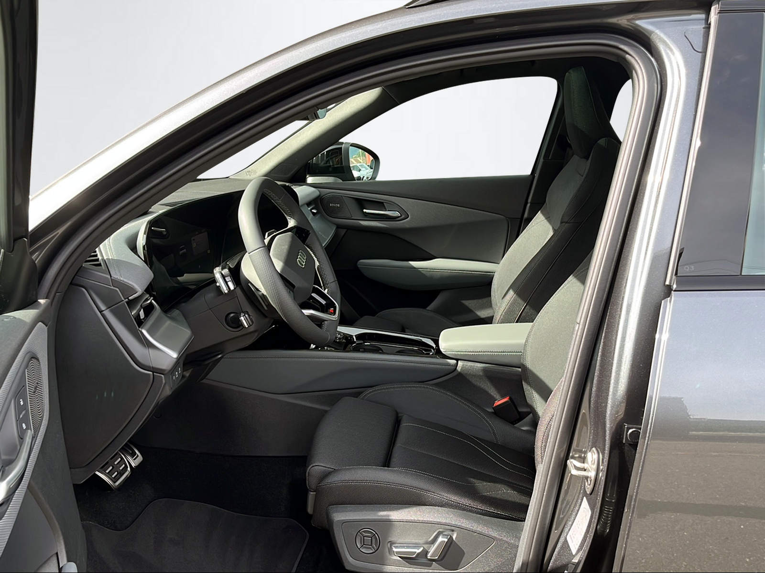 AUDI Q3 SUV TDI quattro 142 kW