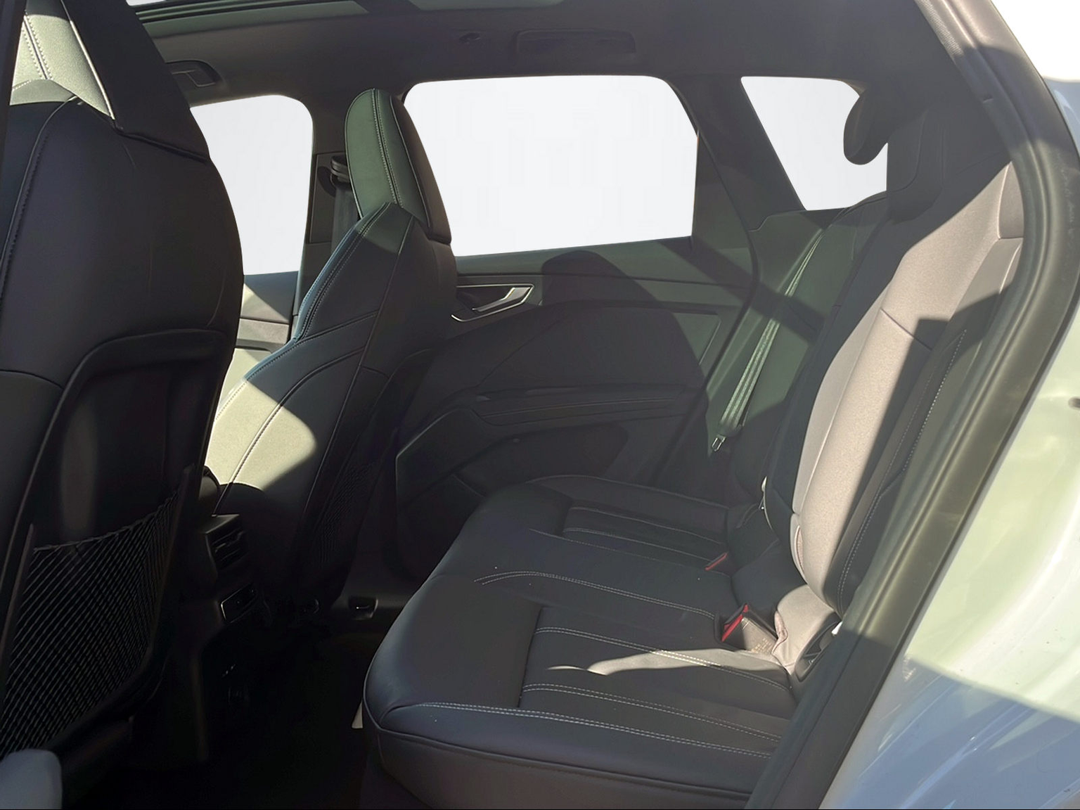 AUDI Q4 e-tron 50 quattro