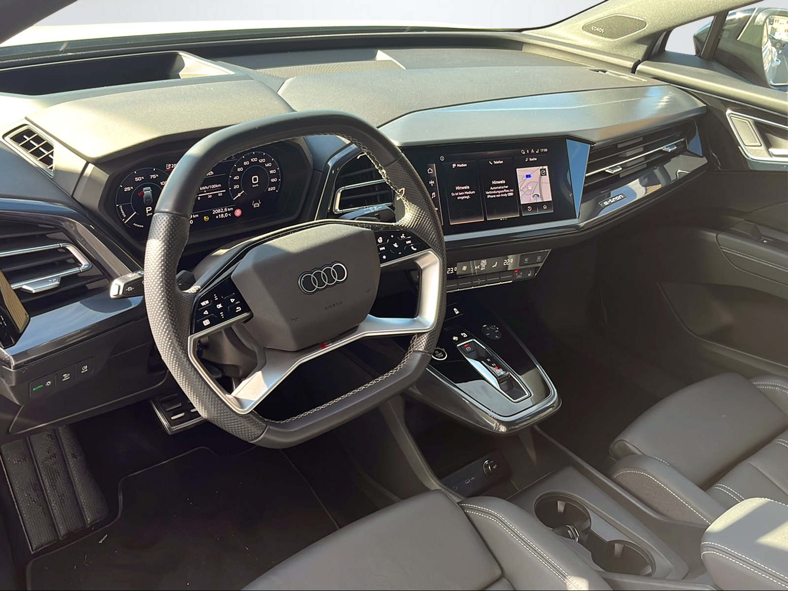 AUDI Q4 e-tron 50 quattro