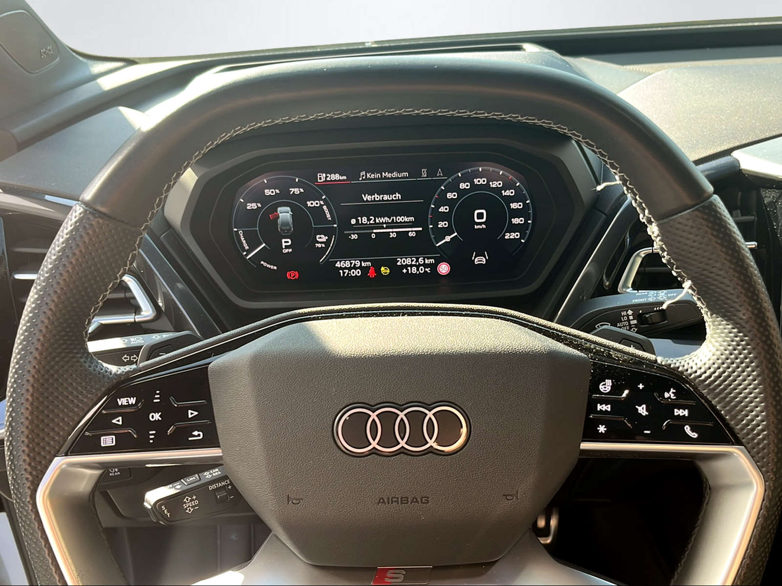 AUDI Q4 e-tron 50 quattro