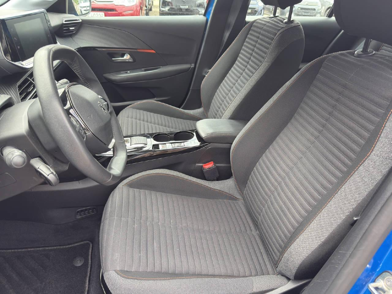 PEUGEOT 208 e-Active Pack