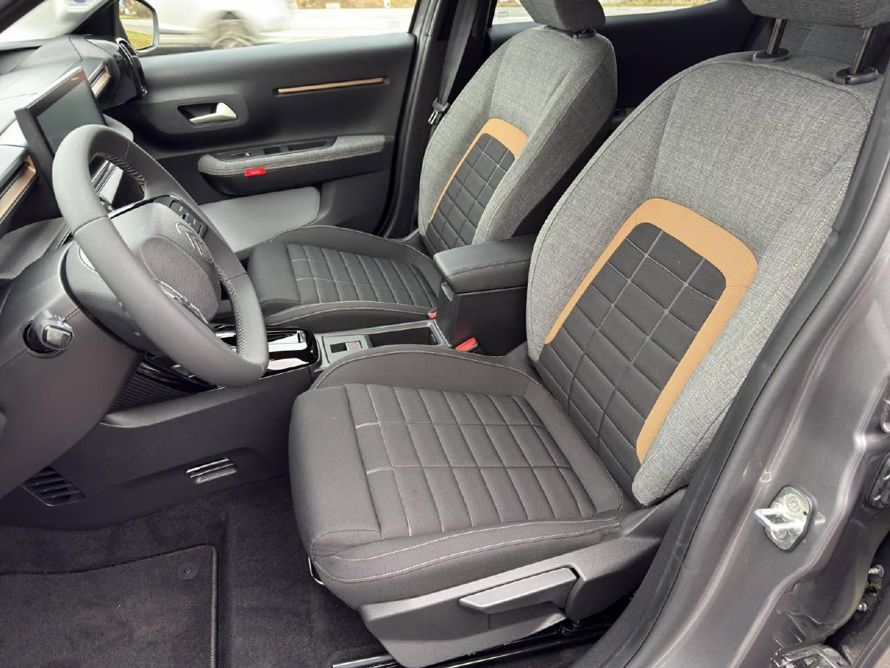 CITROEN e-C3 Aircross Plus