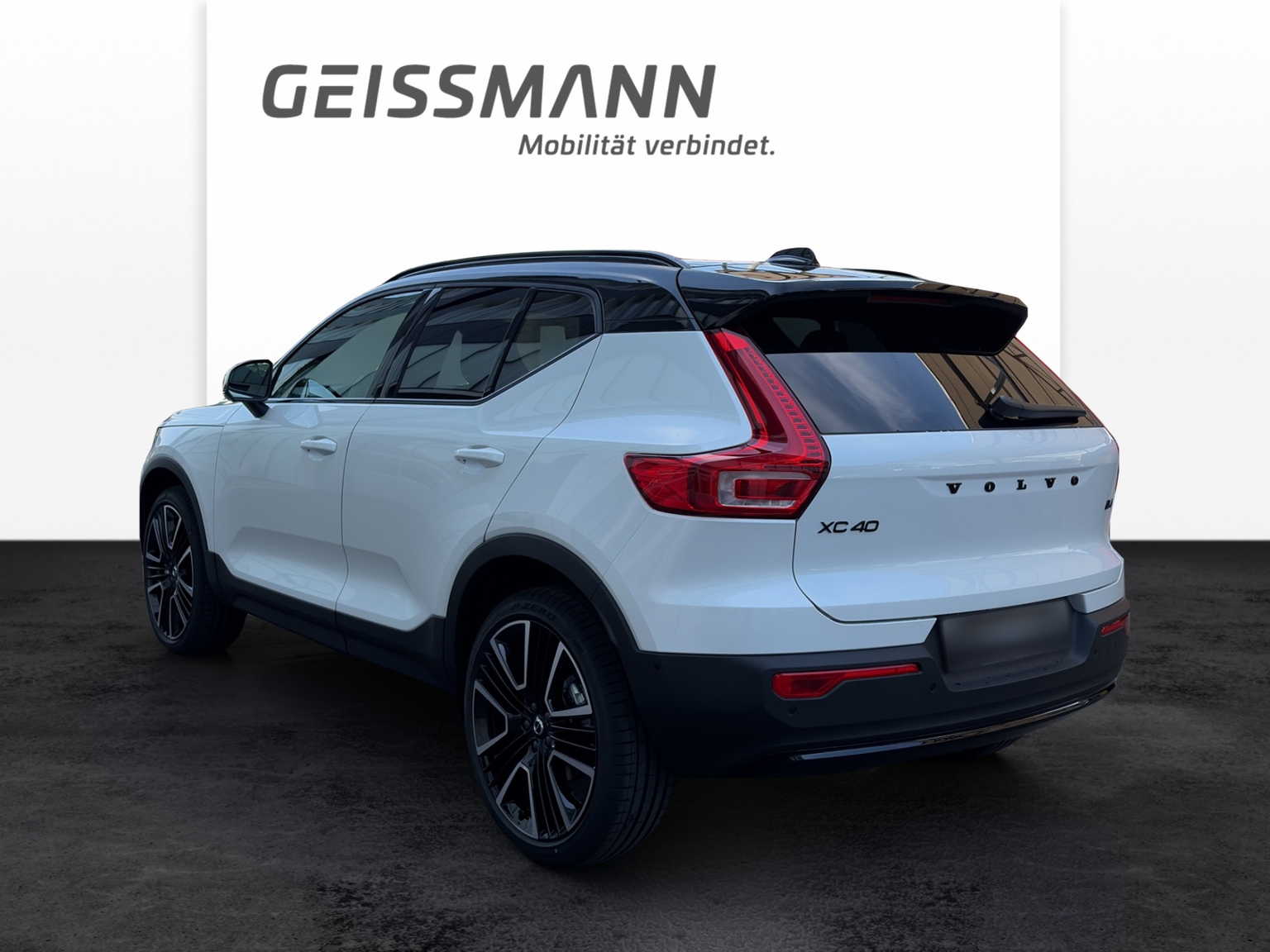 VOLVO XC40 2.0 B4 MH Black Edition