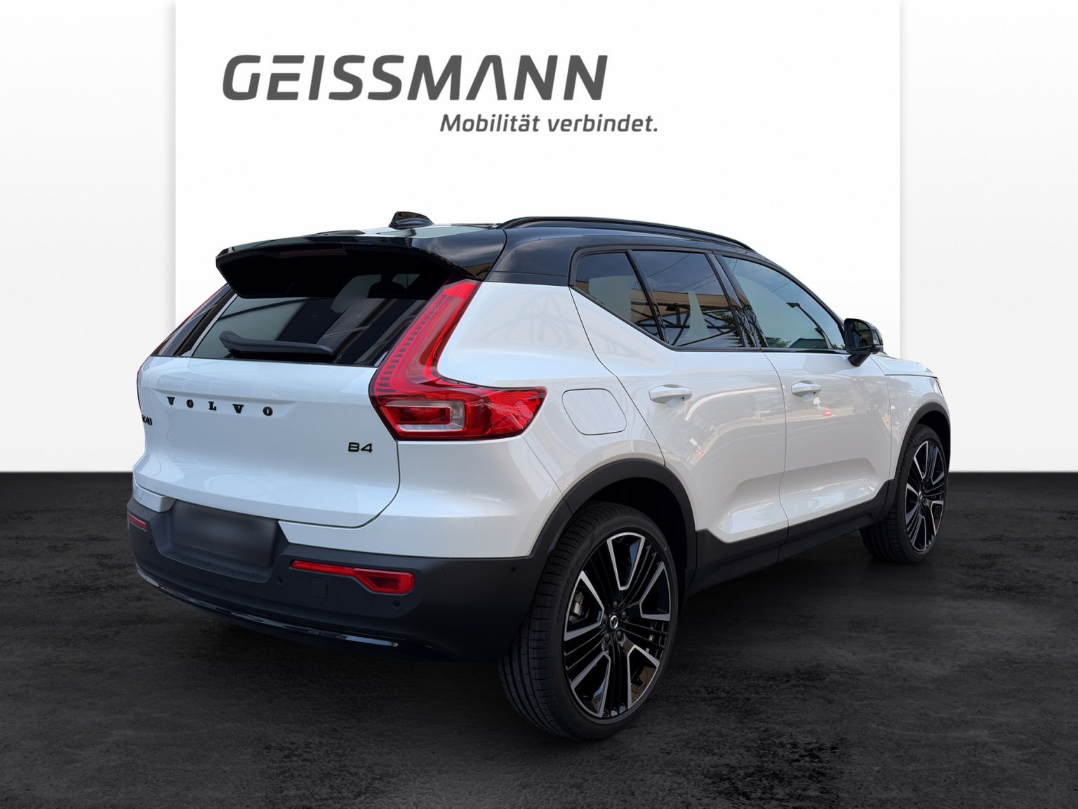 VOLVO XC40 2.0 B4 MH Black Edition
