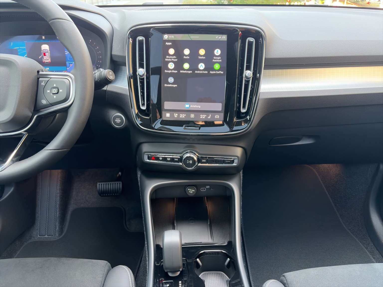 VOLVO XC40 2.0 B4 MH Black Edition