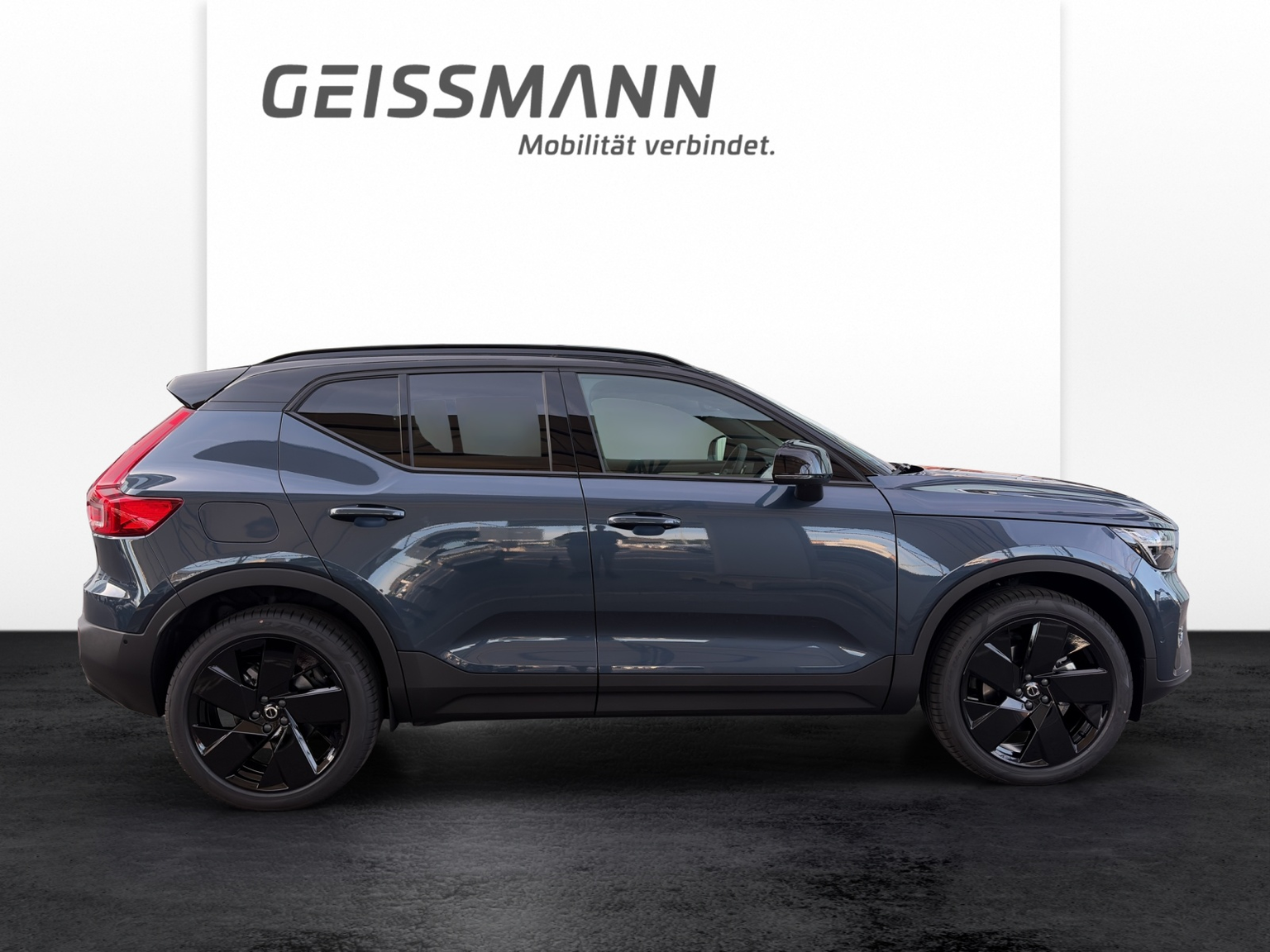 VOLVO XC40 2.0 B4 MH Black Edition