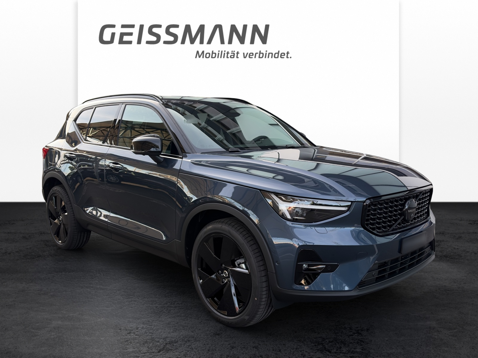 VOLVO XC40 2.0 B4 MH Black Edition