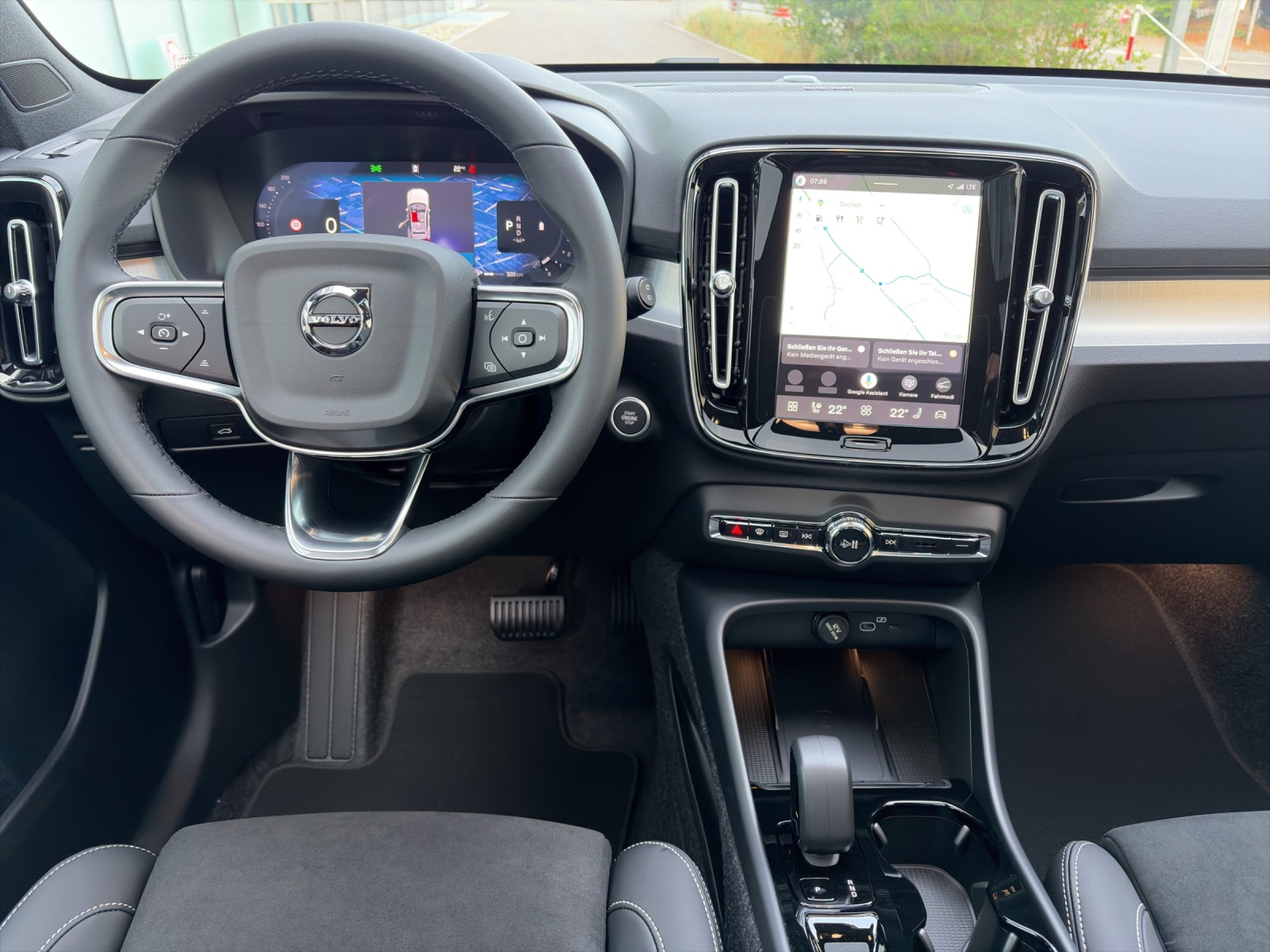 VOLVO XC40 2.0 B4 MH Black Edition