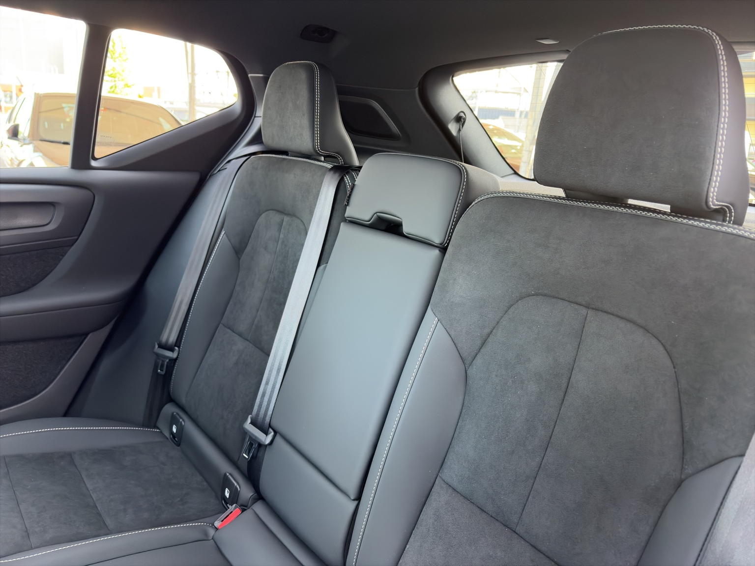 VOLVO XC40 2.0 B4 MH Black Edition