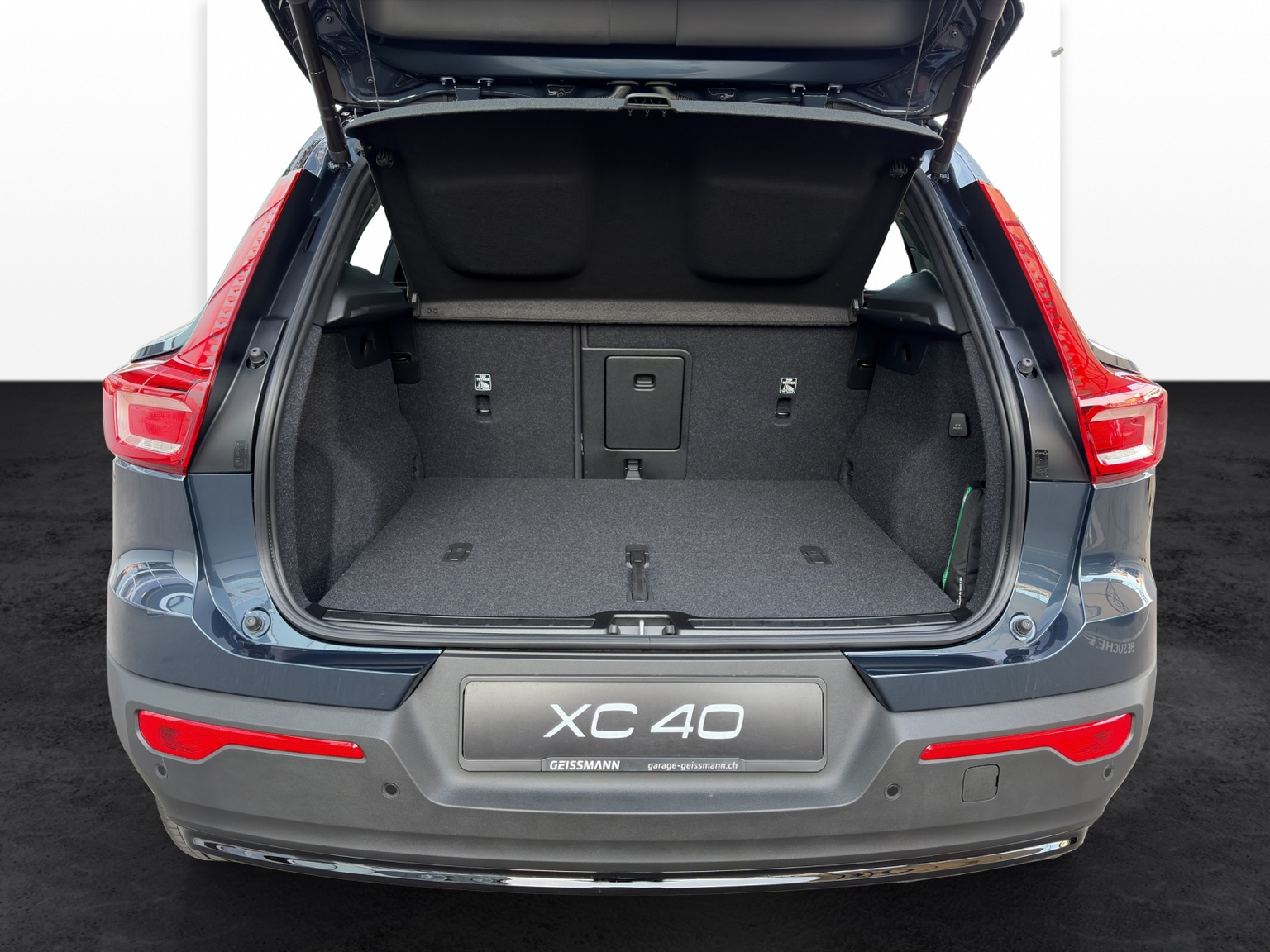 VOLVO XC40 2.0 B4 MH Black Edition