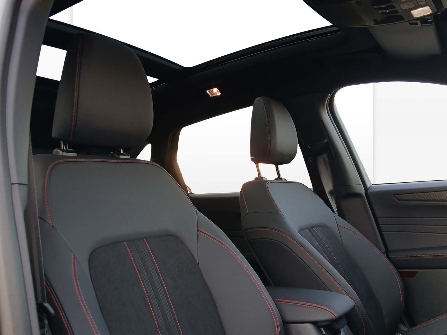 FORD Kuga 2.5 Hybrid ST-Line X 4x4 Black Edition