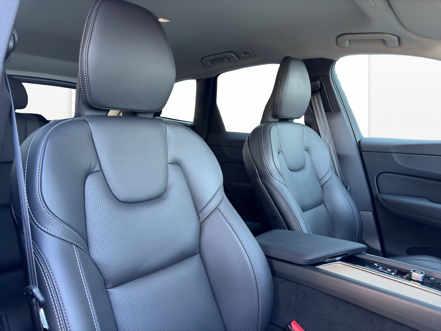 VOLVO XC60 2.0 T6 TE Plus Dark eAWD