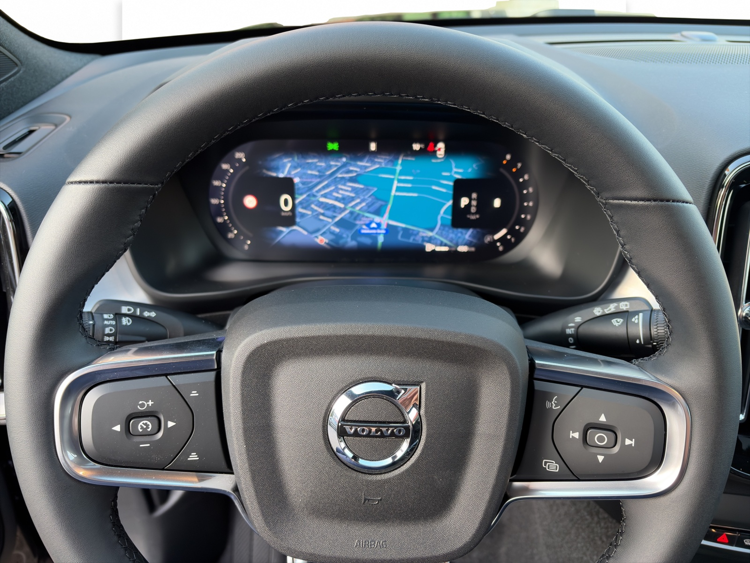 VOLVO XC40 2.0 B4 MH Black Edition